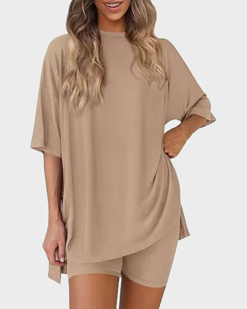 Lässiges 2-teiliges Loungewear-Set: Oversized Top mit Seitenschlitzen & eng anliegende Shorts