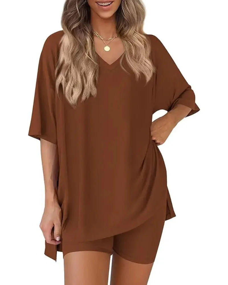Lässiges 2-teiliges Loungewear-Set: Oversized Top mit Seitenschlitzen & eng anliegende Shorts